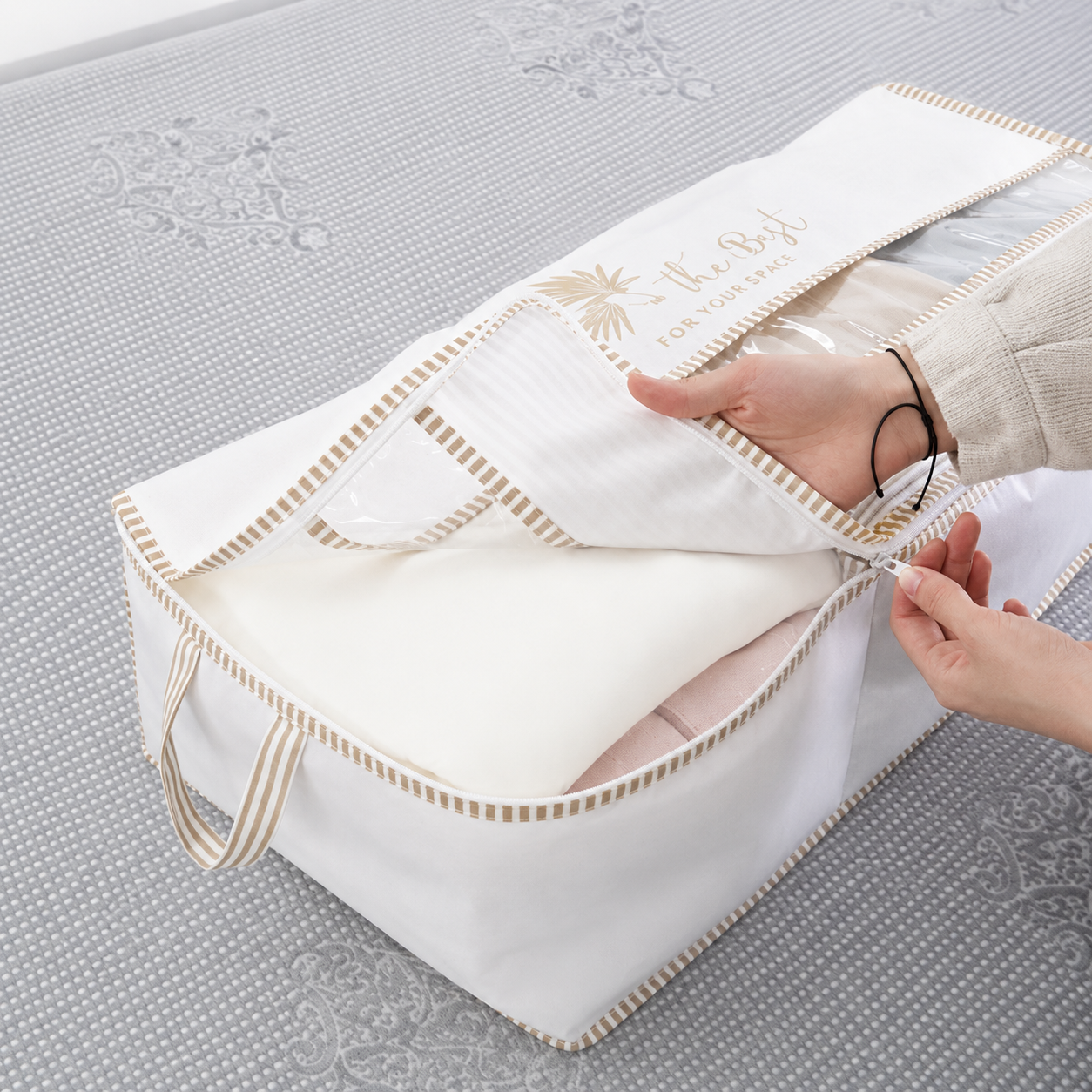 Clear-Window Under-Bed Storage Bag
