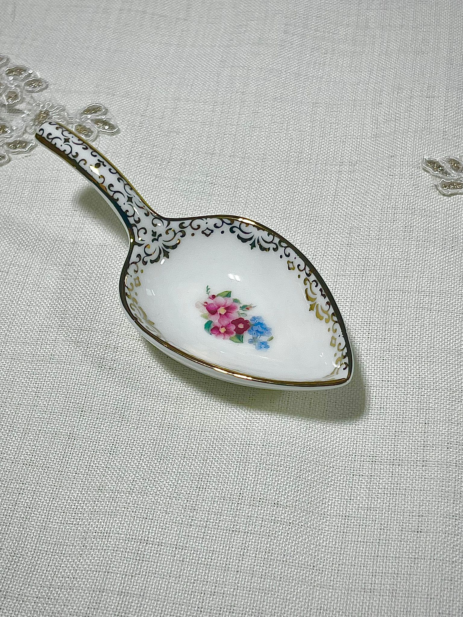 KOSOVA Set of 6 Colored Porcelain Turkish Delight Bowls with Floral Design